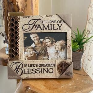 Decorative Family Photo Frame - Holds 6x4 Photo